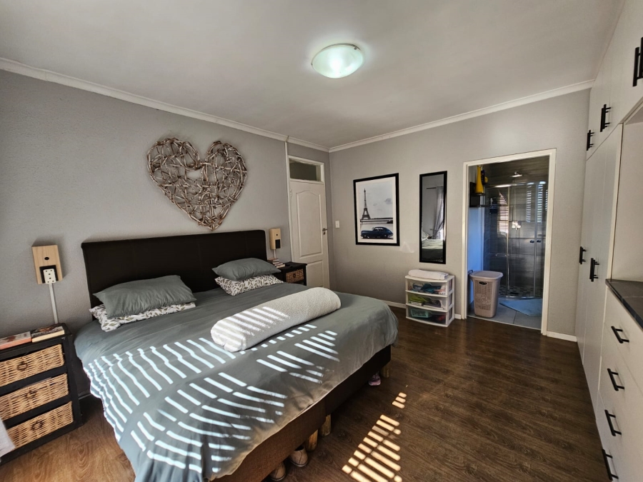 3 Bedroom Property for Sale in Ferndale Western Cape